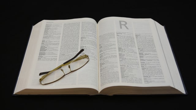 Be a Word Wiz with These Dictionary and Thesaurus Apps