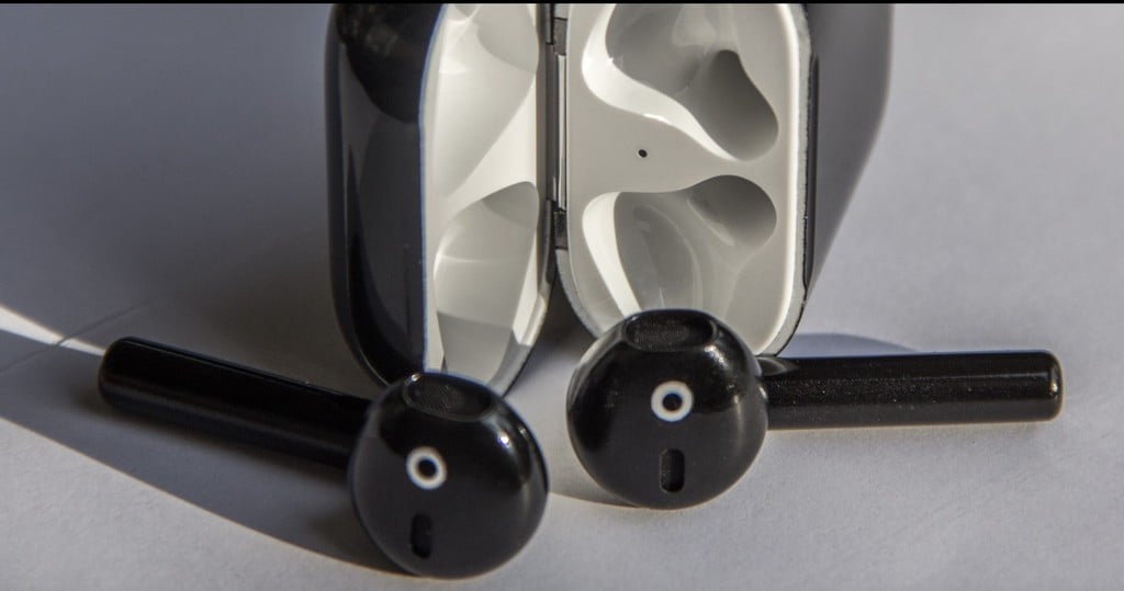 Apple AirPods Go Dark Thanks to New BlackPods Service