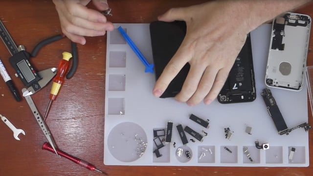 The iPhone 7 Headphone Jack Is Just a (Huge) Mod Away